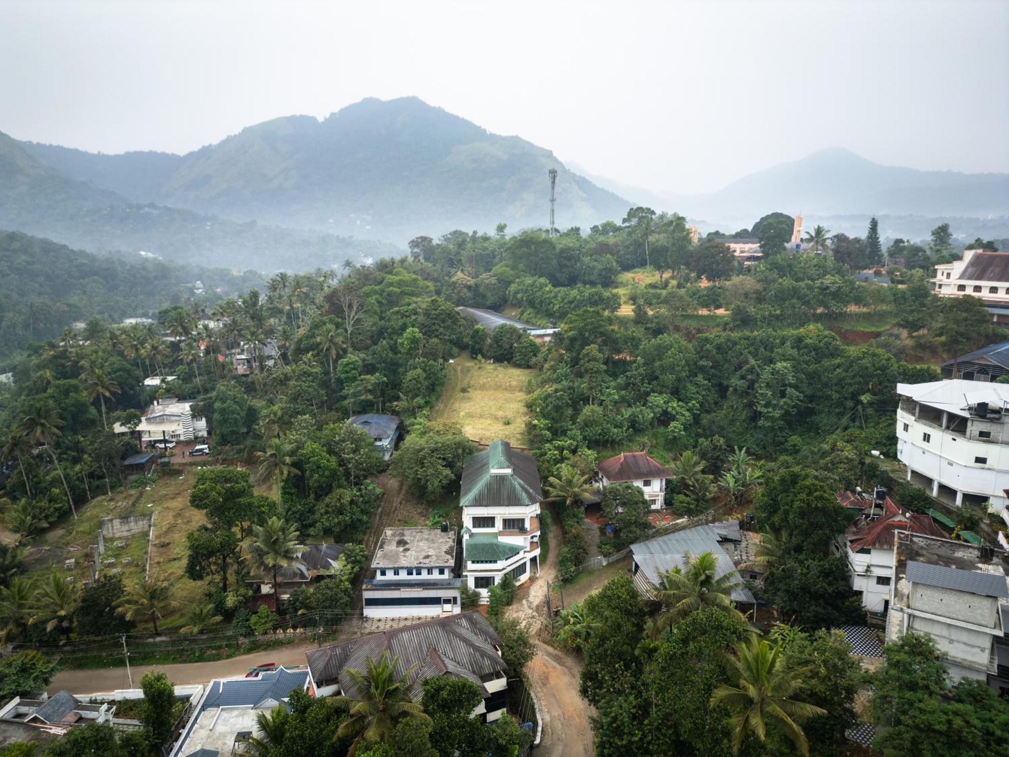 Urban Hills By Clustercloud Apartment Kattappana Ngoại thất bức ảnh