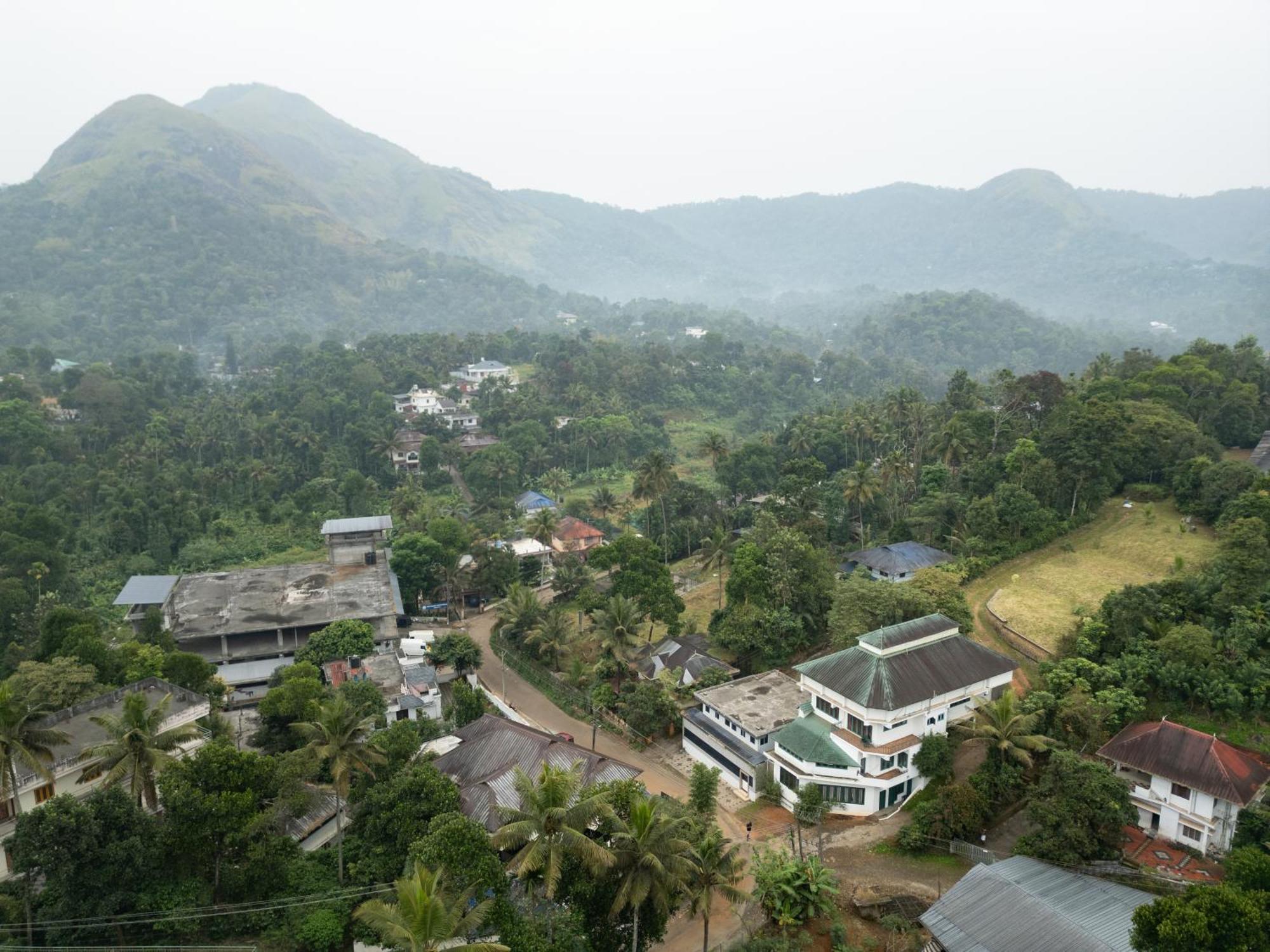 Urban Hills By Clustercloud Apartment Kattappana Ngoại thất bức ảnh